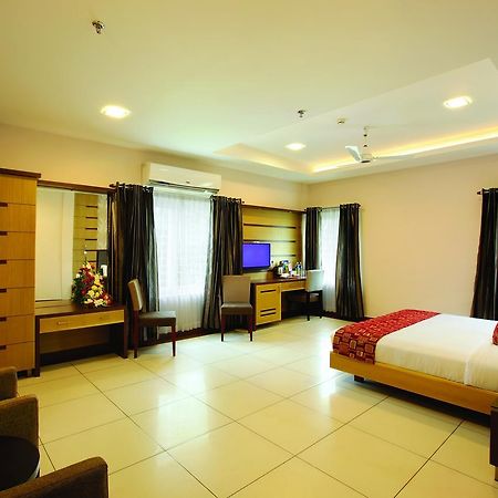 Hotel Aswathy Kodungallur Экстерьер фото