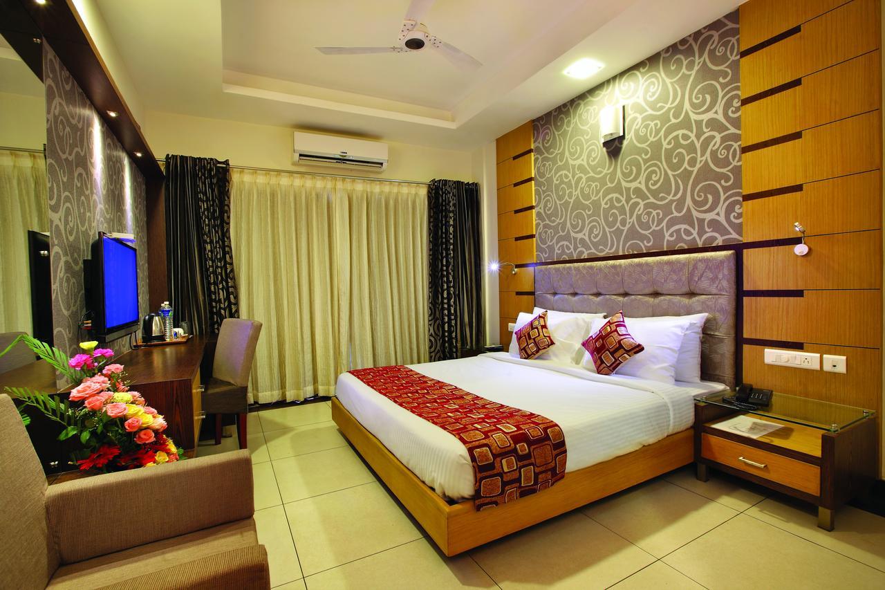 Hotel Aswathy Kodungallur Экстерьер фото