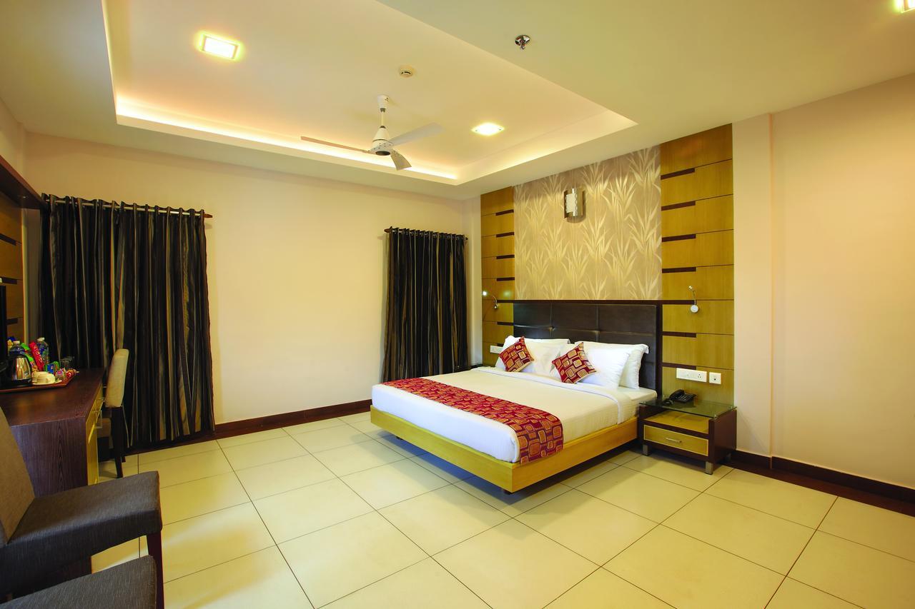 Hotel Aswathy Kodungallur Экстерьер фото