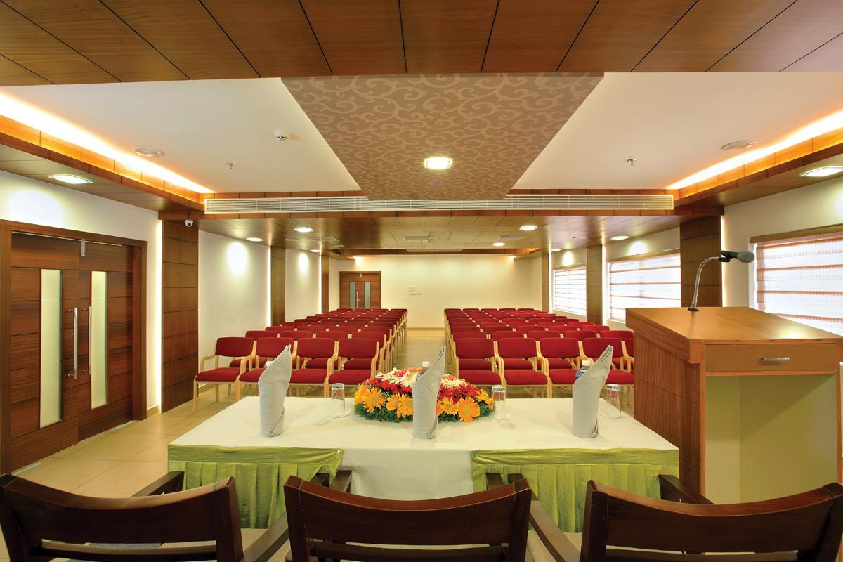 Hotel Aswathy Kodungallur Экстерьер фото